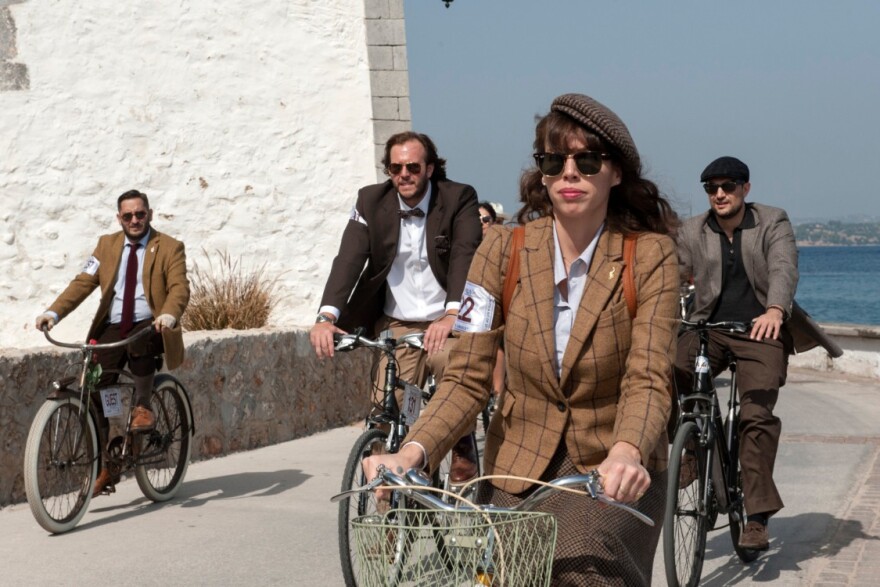 Οι Σπέτσες για 5η χρονιά στους vintage ρυθμούς του Tweed Run 