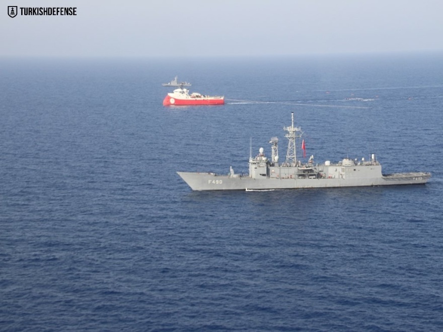 Επίδειξη δύναμης από το Τουρκικό Επιτελείο: Διαφημίζει το Μπαρμπαρός και τα πολεμικά πλοία που το συνοδεύουν!