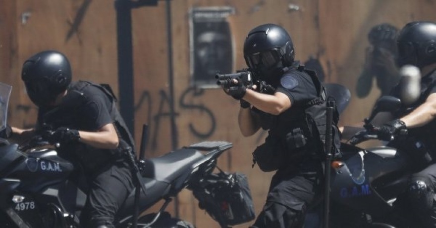 Άγρια επεισόδια στην Αργεντινή: Πλαστικές σφαίρες και δακρυγόνα εναντίον διαδηλωτών