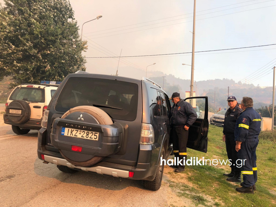  Η φωτιά στη Σιθωνία Χαλκιδικής μαίνεται ανεξέλεγκτη - Εκκενώνεται ο Κάμπος 