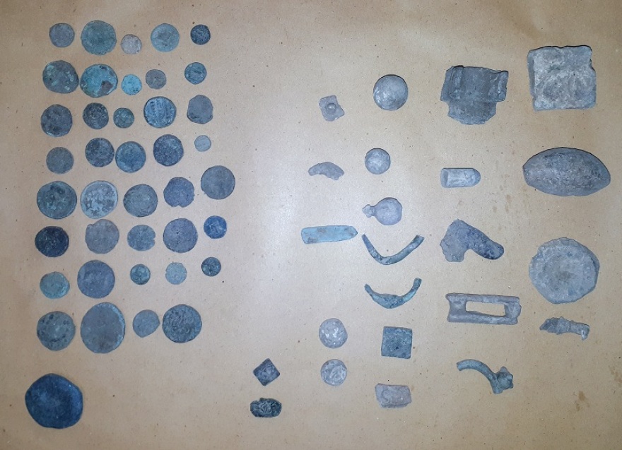 Δράμα: Αρχαιοκάπηλος είχε σπίτι του δεκάδες αρχαιότητες ακόμη και... επιτύμβια στήλη