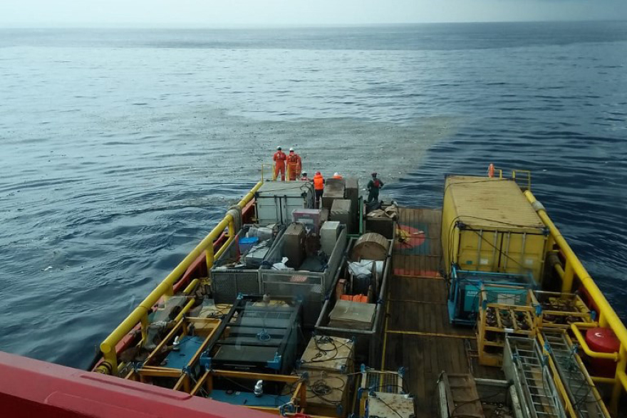 Ανείπωτο δράμα στην Ινδονησία: «Ξεβράζει» σορούς η θάλασσα