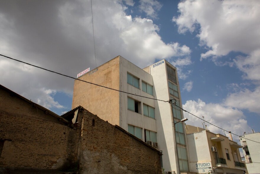 New York Times: Η οικονομική κρίση στην Ελλάδα έχει πλήξει και την πορνεία