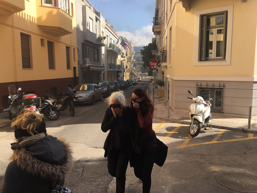 Επεισόδια με κουκουλοφόρους  στο Πολυτεχνείο