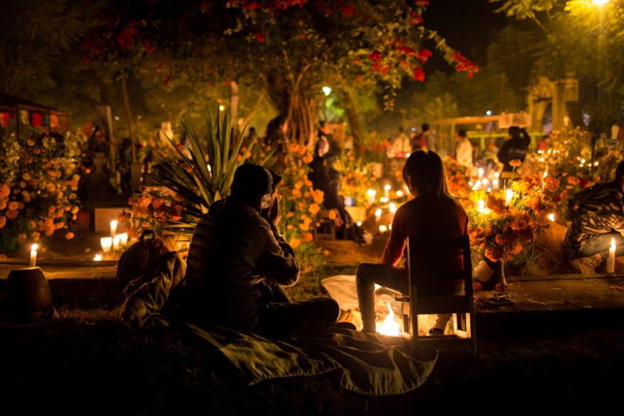 Το Μεξικό άνοιξε τις πύλες του Κάτω Κόσμου: Εκπληκτικές εικόνες από την «Ημέρα των Νεκρών»