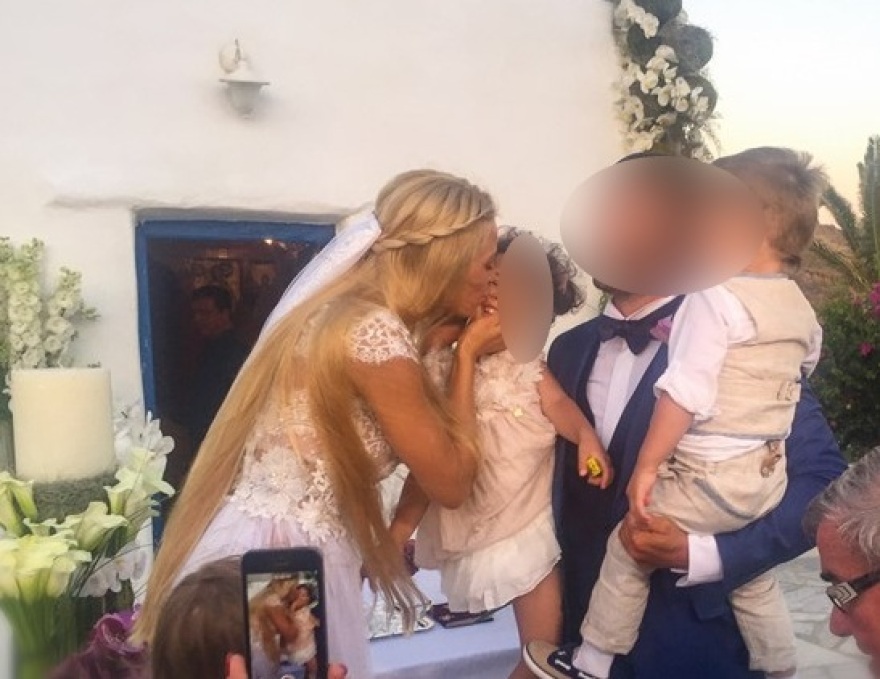 Bικτώρια Καρύδα: Ο λαμπερός γάμος στη Μύκονο, τα καλλιστεία και η δολοφονία του συζύγου της 