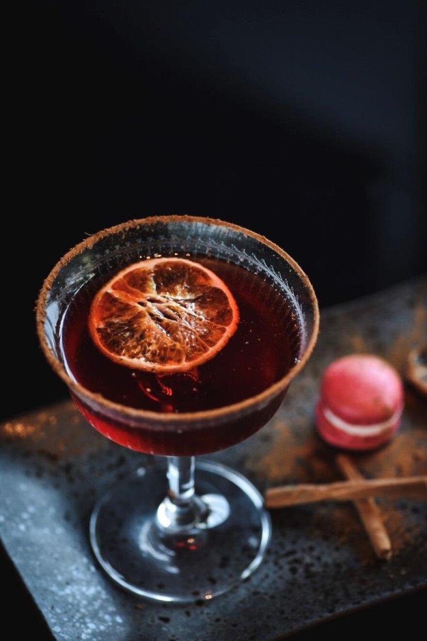 JuJu Bar & Restaurant: Το πραγματικό συναντά το ονειρώδες 