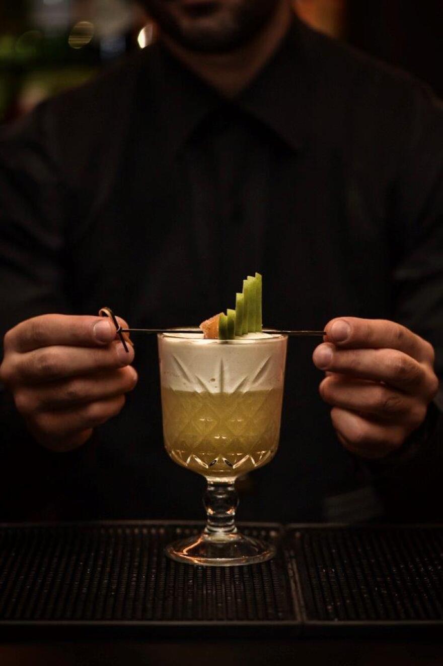 JuJu Bar & Restaurant: Το πραγματικό συναντά το ονειρώδες 