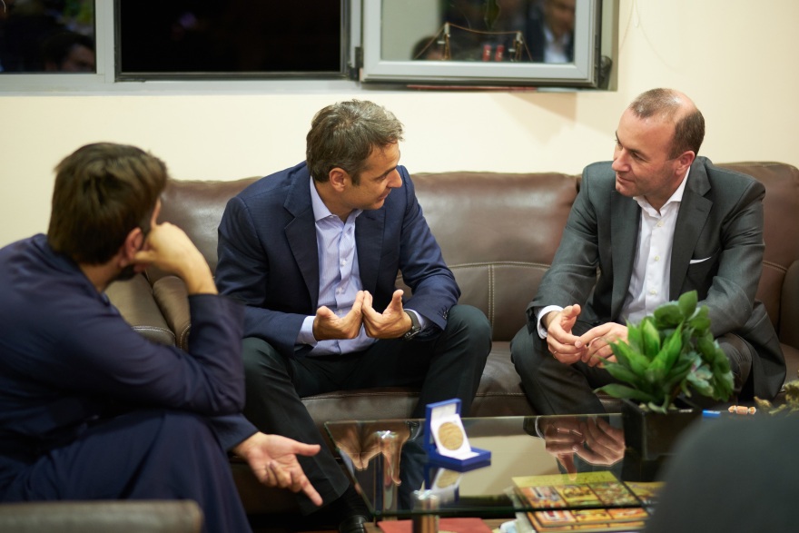 Μητσοτάκης και Βέμπερ επισκέφθηκαν την «Κιβωτό του Κόσμου»