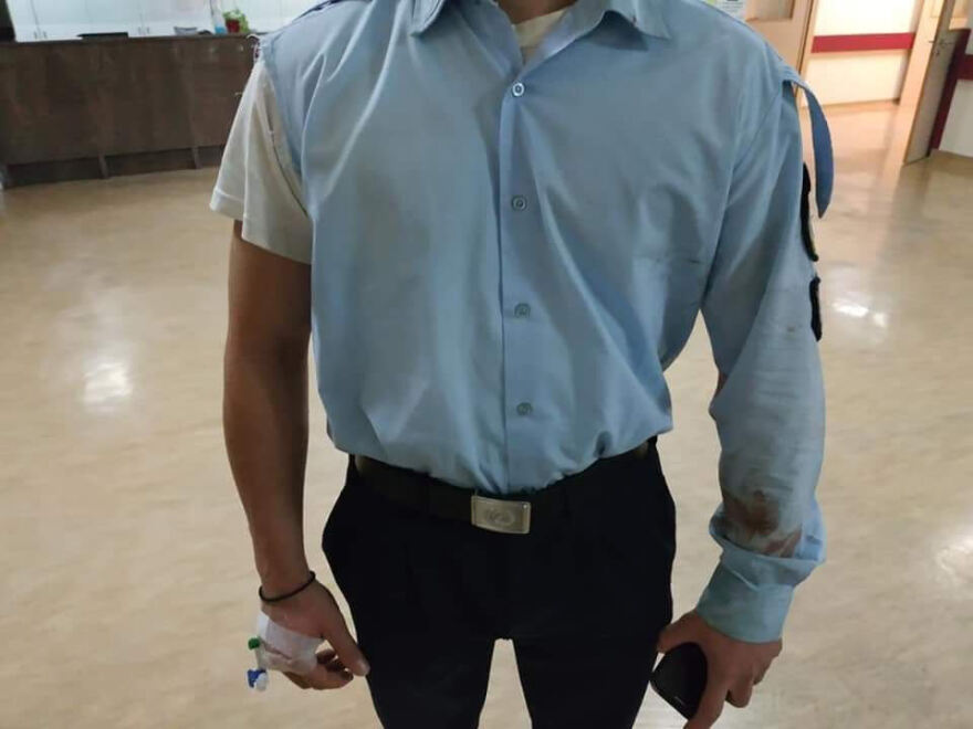 Ρομά πέταξαν μάρμαρα σε περιπολικό στου Ρέντη και άνοιξαν το κεφάλι αστυνομικού!