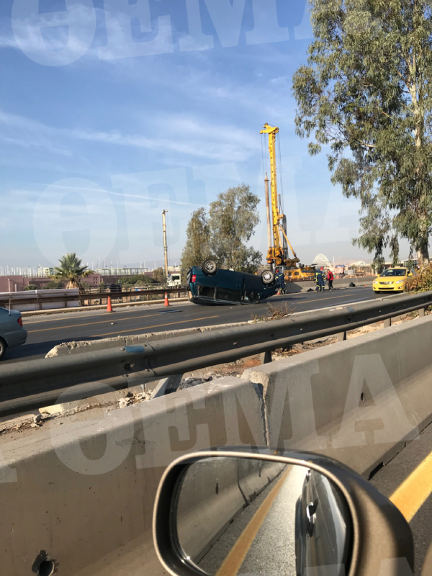 Καραμπόλα τριών ΙΧ στην παραλιακή προκάλεσε απίστευτο μποτιλιάρισμα 