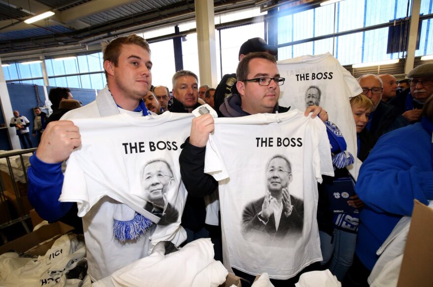 Λέστερ: Με μπλουζάκια «Βιχάι» και μοναδική αφιέρωση!