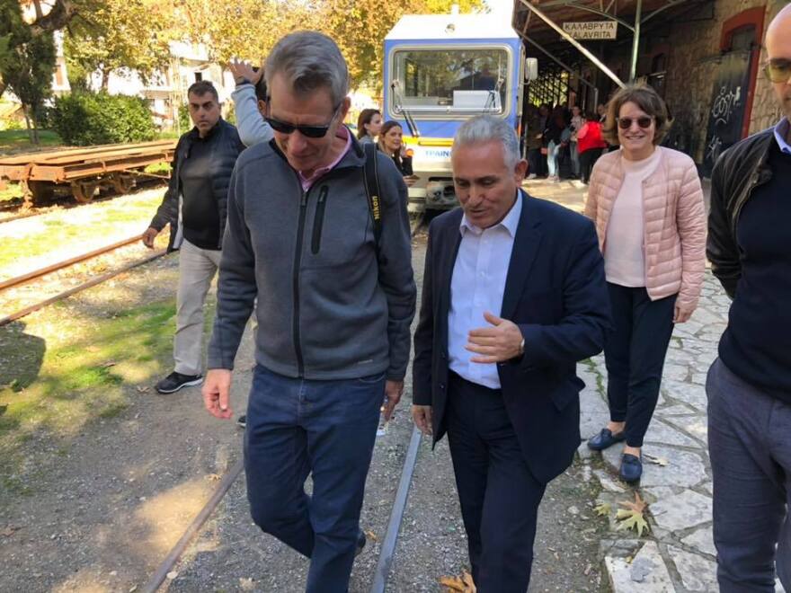 Φωτογραφίες: Με τον οδοντωτό στα Καλάβρυτα ο Τζέφρι Πάιατ