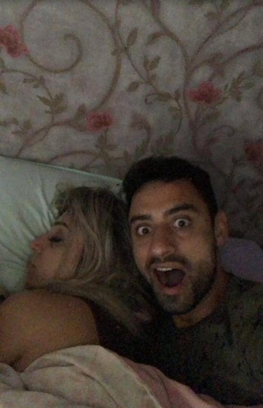 Στο κρεβάτι με τη γυναίκα του δολοφόνου του ο παίκτης της Σάο Πάουλο 