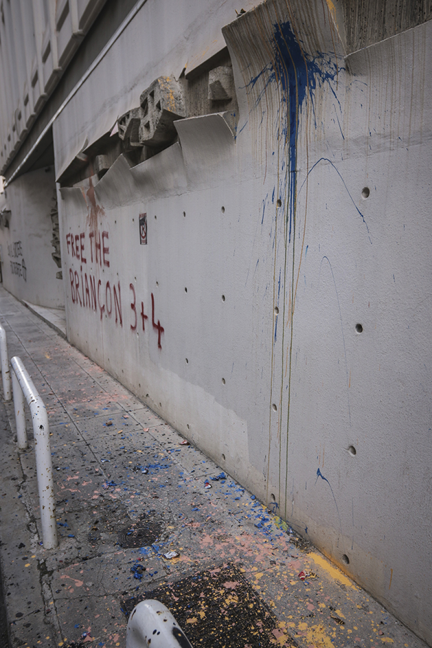 Μια σύλληψη και πέντε προσαγωγές από την επίθεση στο Γαλλικό Ινστιτούτο της Αθήνας