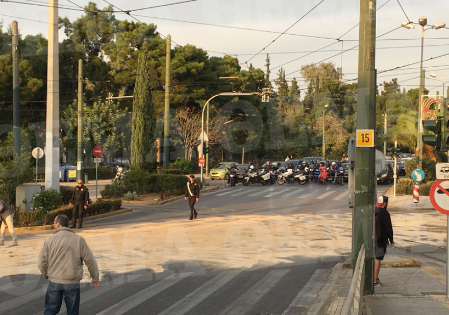 Κυκλοφοριακό μπλακ άουτ στο κέντρο της Αθήνας από λάδια στο οδόστρωμα