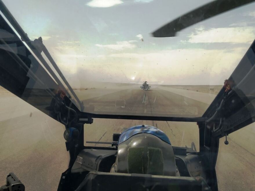 Εντυπωσιακές εικόνες:  Ελληνικά Aπάτσι πετούν σε χαμηλό ύψος σε άσκηση με το Ισραήλ 