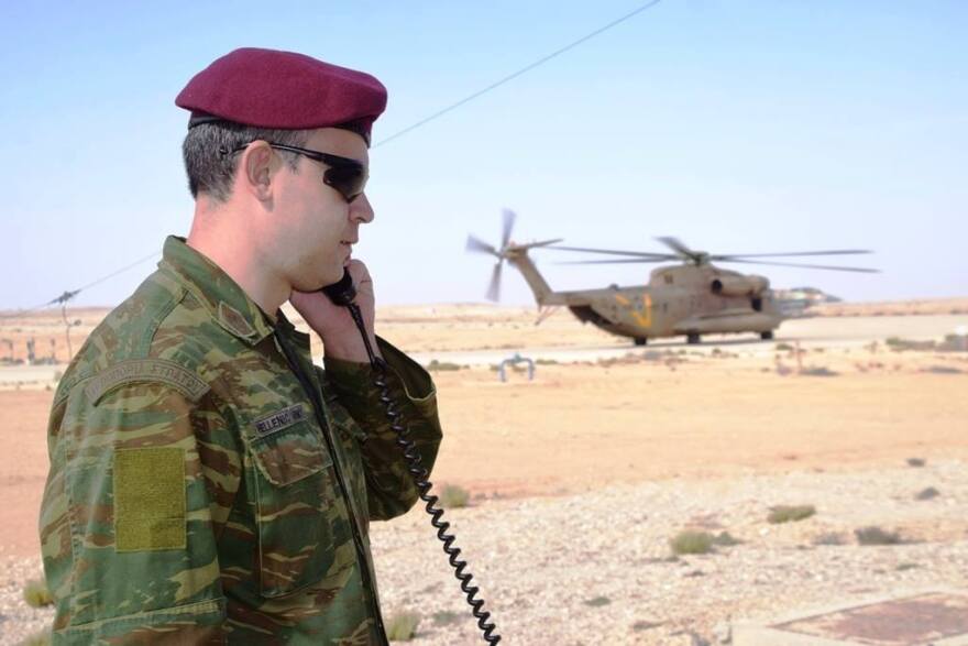 Εντυπωσιακές εικόνες:  Ελληνικά Aπάτσι πετούν σε χαμηλό ύψος σε άσκηση με το Ισραήλ 