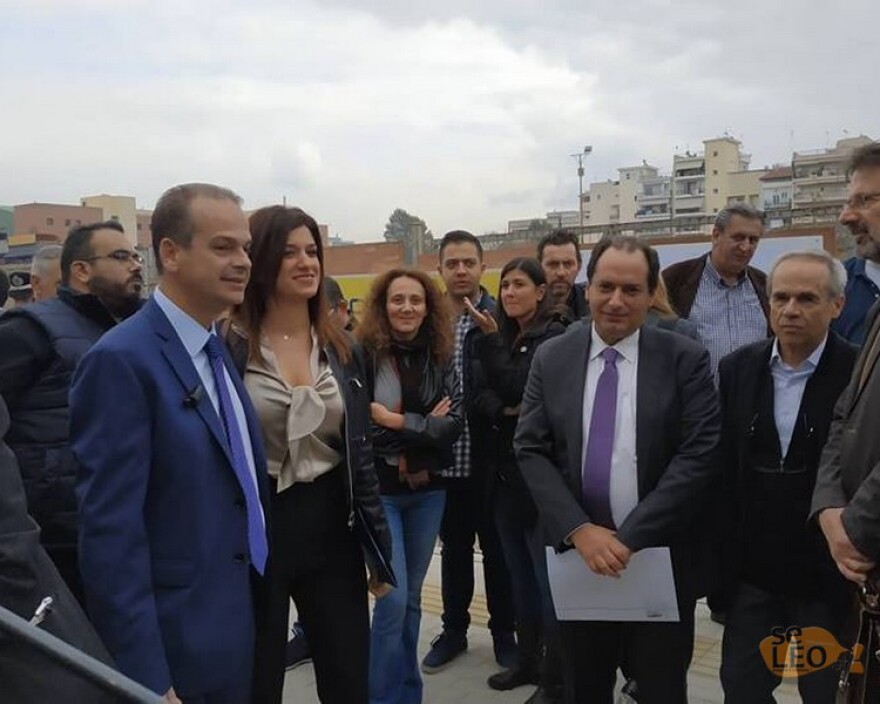 Καβγάς Σπίρτζη - δημάρχου Μενεμένης για το... μικρόφωνο στα εγκαίνια υπόγειας διάβασης