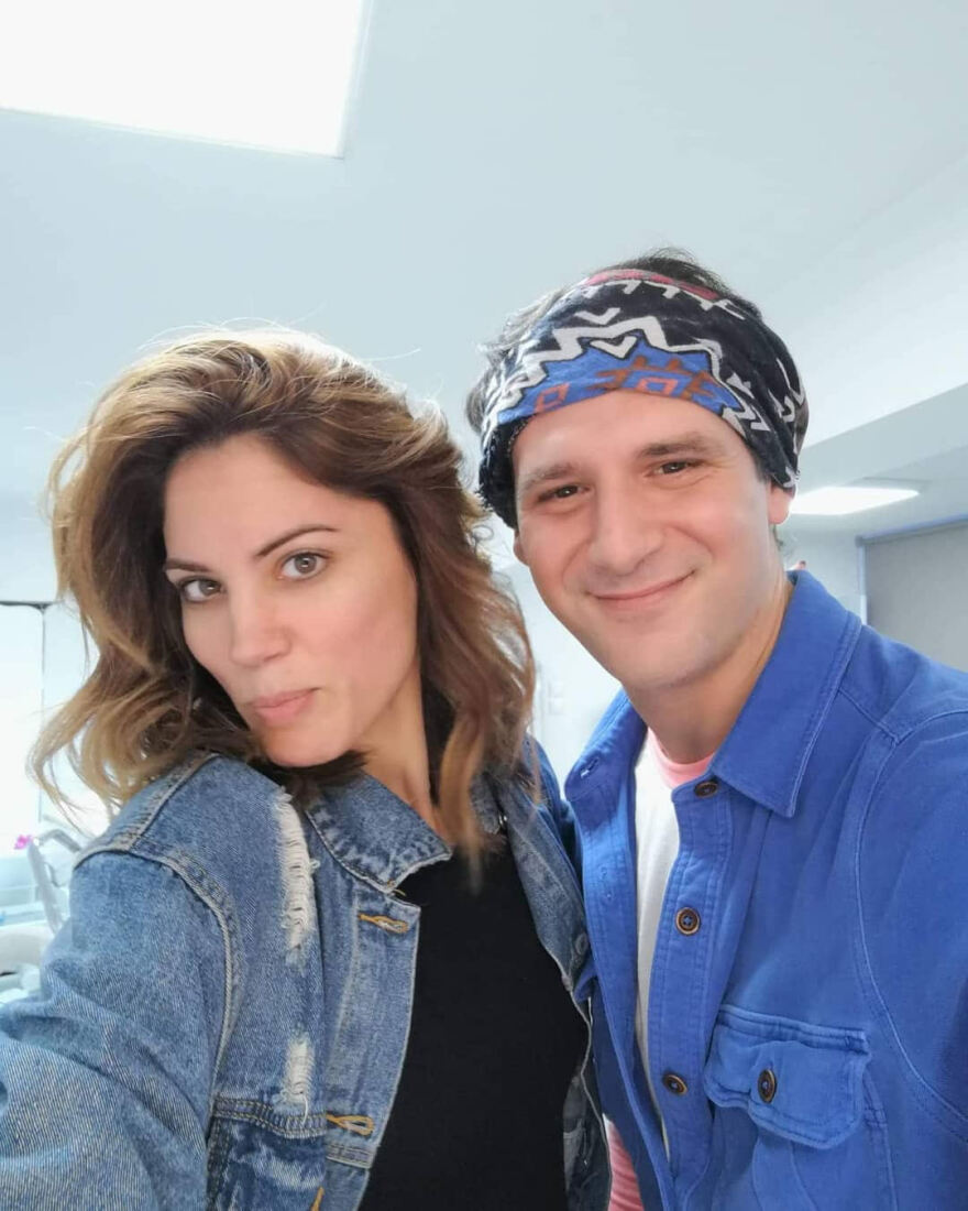 Η Μαίρη Συνατσάκη έκανε τατουάζ στο... πρόσωπο της 