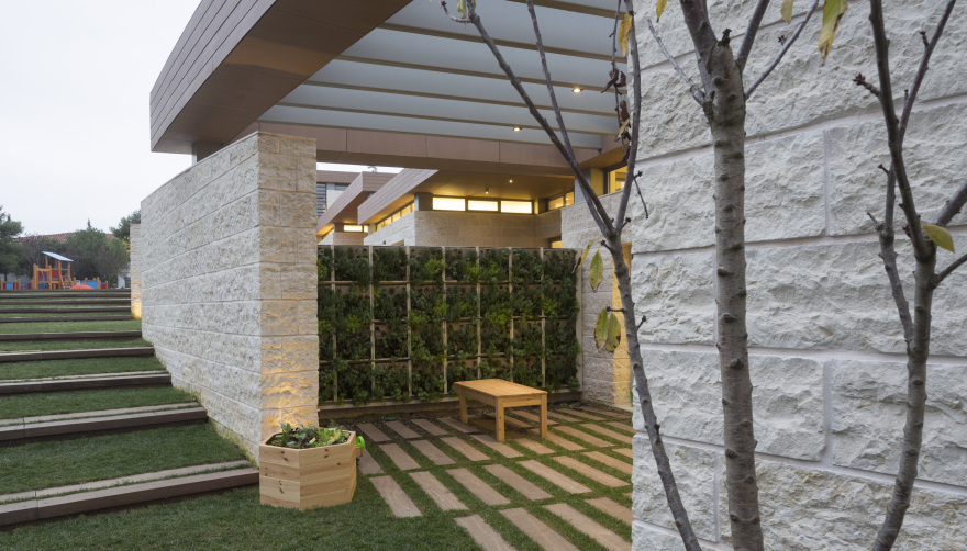 Νηπιαγωγείο υπόδειγμα αειφόρου αρχιτεκτονικής - Φωτογραφίες