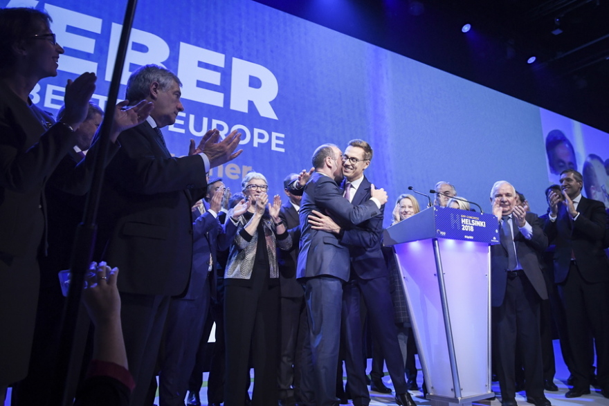 O Μάνφρεντ Βέμπερ επίσημος υποψήφιος του Ευρωπαϊκού Λαϊκού Κόμματος για την προεδρία της Κομισιόν