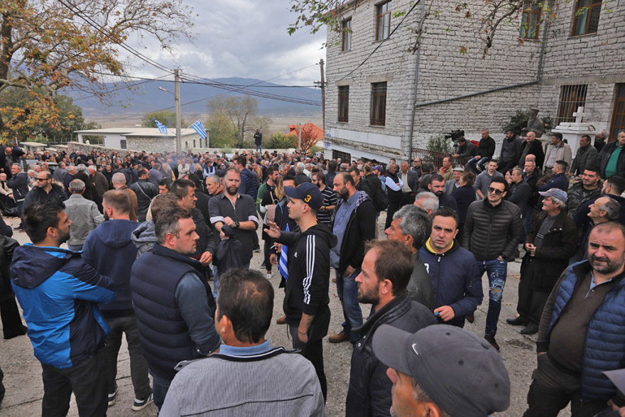 Ο Κωνσταντίνος Κατσίφας αναπαύεται πια στη γη των Βουλιαράτων 