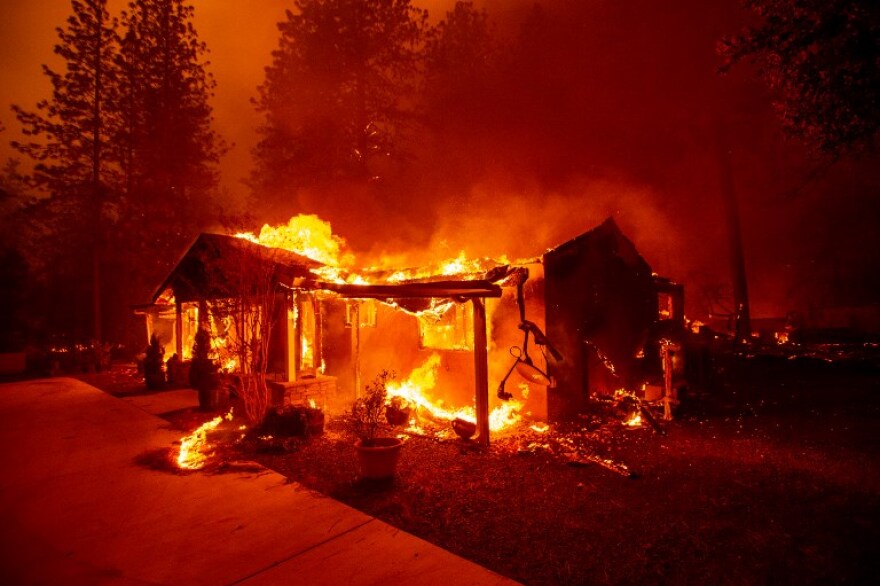 Πύρινη κόλαση στην Καλιφόρνια: Απανθρακώθηκαν μέσα στα αυτοκίνητά τους πέντε άνθρωποι
