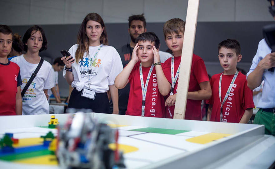 Τα προγράμματα STEM επιστρέφουν στον «Ελληνικό Κόσμο»