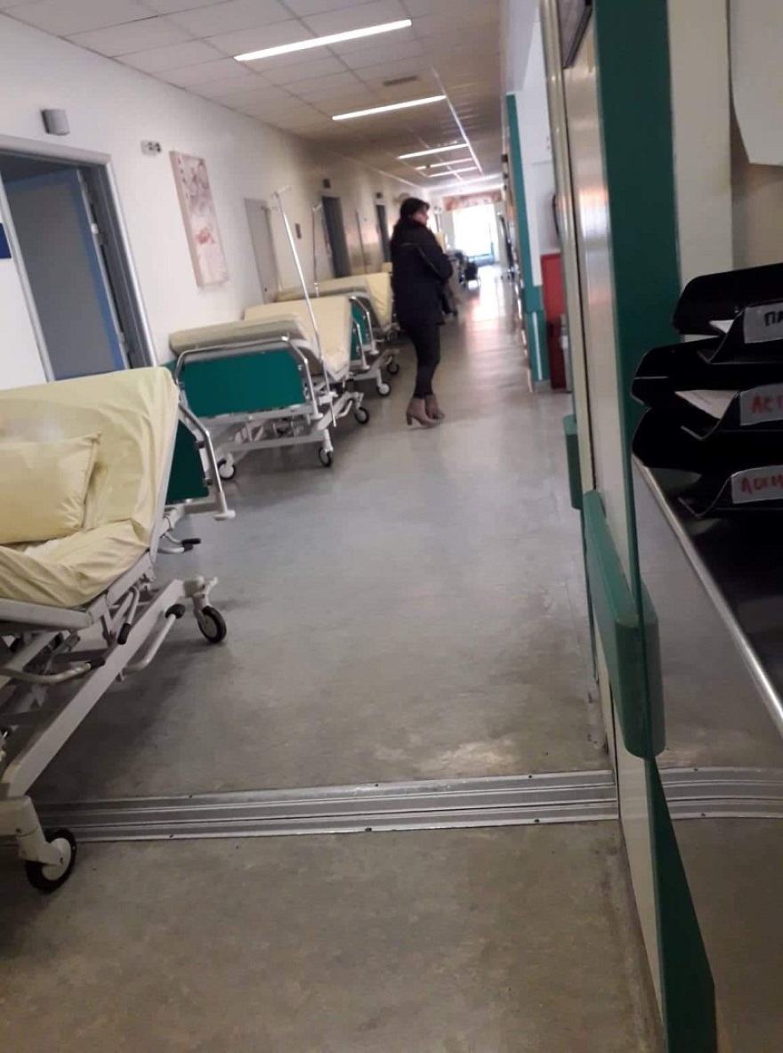 Φωτογραφίες: Τουλάχιστον 128 ράντζα στο Αττικό Νοσοκομείο μετά από κάθε εφημερία