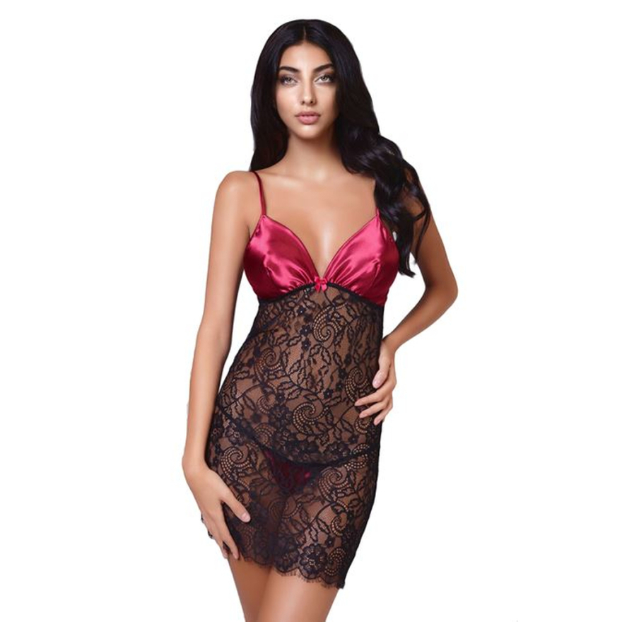 Σάλος με τις ημίγυμνες φωτογραφίες παίκτριας του Next Top Model 