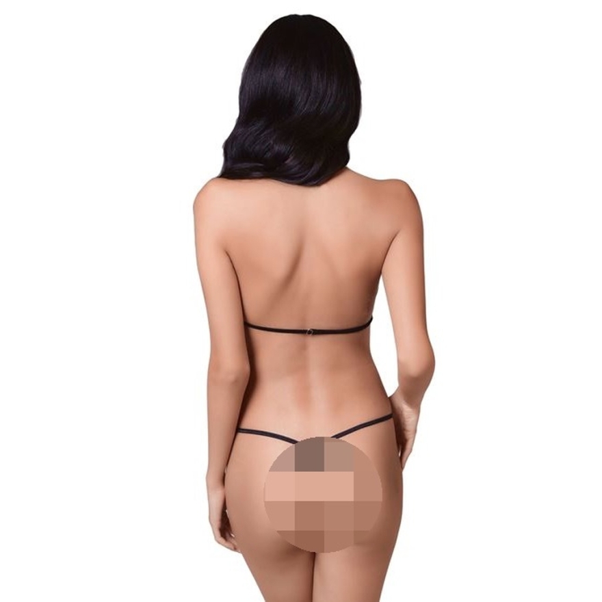 Σάλος με τις ημίγυμνες φωτογραφίες παίκτριας του Next Top Model 