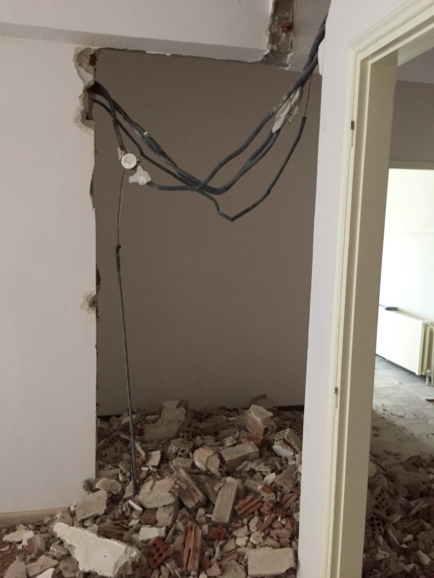 Αγωγή 100.000 ευρώ κατά του Δημοσίου από επιχειρηματία επειδή τον «έστησε» η εφορία