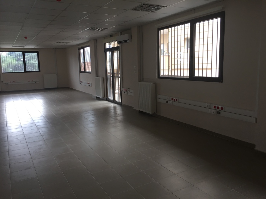 Αγωγή 100.000 ευρώ κατά του Δημοσίου από επιχειρηματία επειδή τον «έστησε» η εφορία