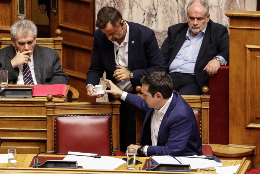 Συνταγματική Αναθεώρηση: Ο (αντι)πρόεδρος του Εδεσσαϊκού, ο Βουκεφάλας και τα εσπρεσάκια 