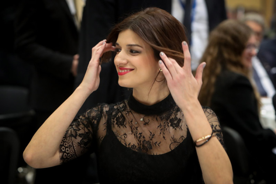 Αστραψαν τα φλας για τη Νοτοπούλου στο Βελλίδειο: Νέα total black εμφάνιση με δαντελένια διαφάνεια