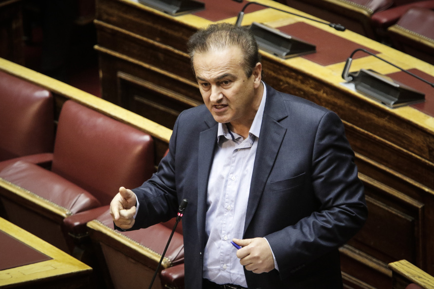 «Βυθίσατε Μπαρμπαρός και Πορθητή» ζήτησε βουλευτής της ΝΔ από τον Τσίπρα - Αποσύρθηκε αμέσως η ερώτηση