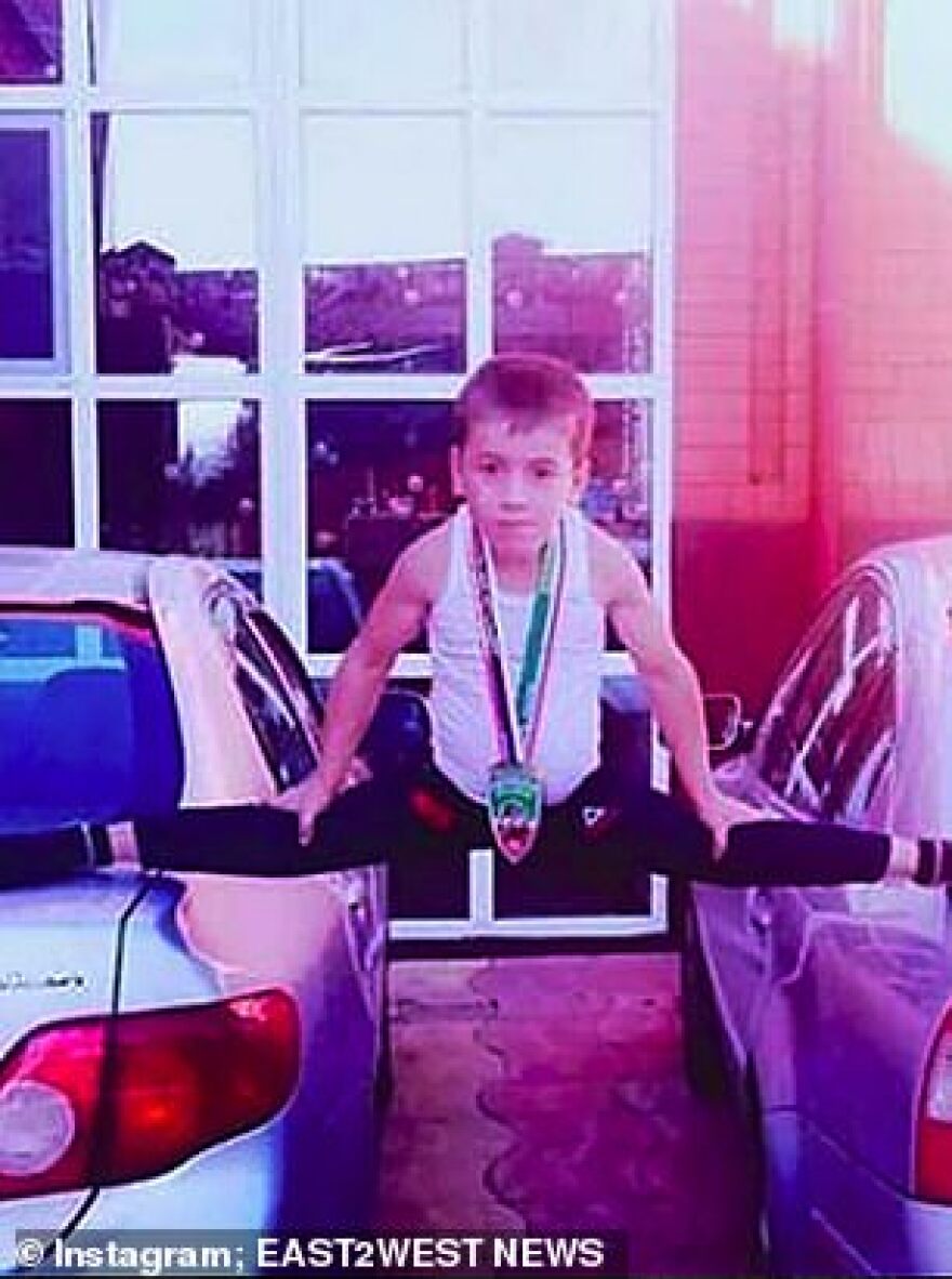 Τσετσενία: 5χρονο πήρε δώρο μία... Mercedes από τον ηγέτη Καντίροφ επειδή έκανε 4.105 push-ups!