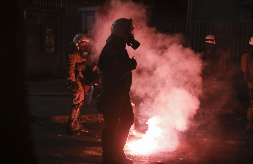Ένταση και στη Θεσσαλονίκη: Μολότοφ και οδοφράγματα στην Πολυτεχνική Σχολή 