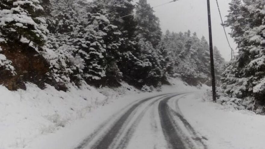 Καιρός: Στα «λευκά» η Ελλάδα – Πού «χτύπησε» ο χιονιάς