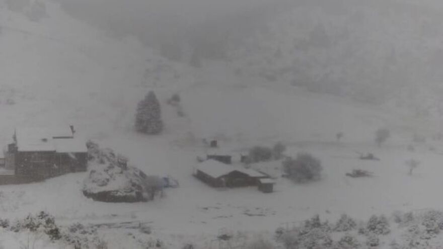 Καιρός: Στα «λευκά» η Ελλάδα – Πού «χτύπησε» ο χιονιάς