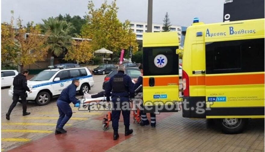 Βίντεο - σοκ: Αυτοκίνητο «μπούκαρε» σε φαρμακείο στη Λαμία