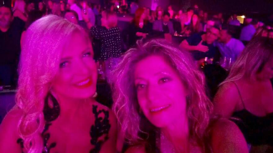 Μαρίνα Πατούλη: Με διάφανο φόρεμα διασκέδασε σε Ρέμο- Βανδή