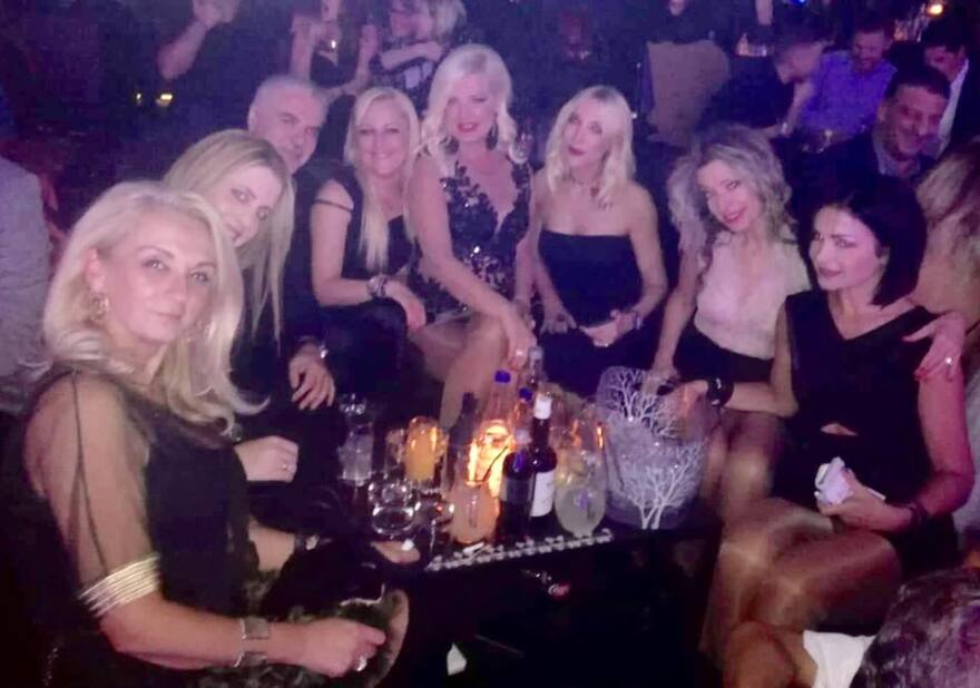 Μαρίνα Πατούλη: Με διάφανο φόρεμα διασκέδασε σε Ρέμο- Βανδή