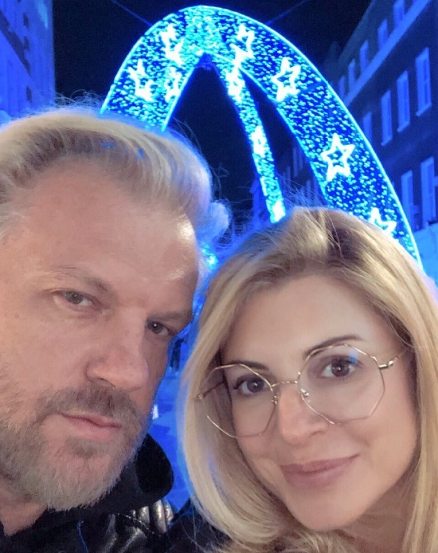 Χριστίνα Πολίτη- Κώστας Σπυρόπουλος: Ερωτευμένοι στο χριστουγεννιάτικο Λονδίνο