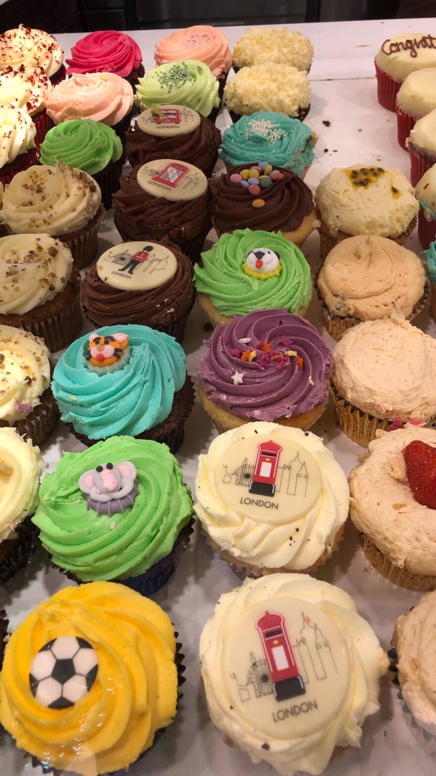 Χριστίνα Πολίτη- Κώστας Σπυρόπουλος: Ερωτευμένοι στο χριστουγεννιάτικο Λονδίνο