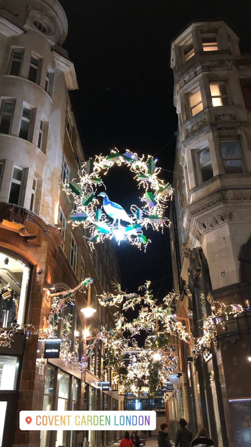 Χριστίνα Πολίτη- Κώστας Σπυρόπουλος: Ερωτευμένοι στο χριστουγεννιάτικο Λονδίνο