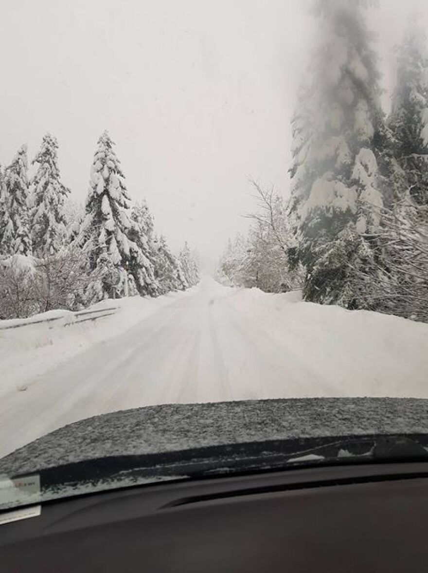 Καιρός: Προβλήματα από την κακοκαιρία σε πολλές περιοχές - Πού χρειάζονται αντιολισθητικές αλυσίδες