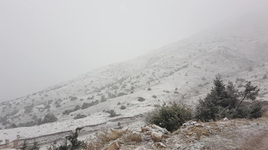 Καιρός: Προβλήματα από την κακοκαιρία σε πολλές περιοχές - Πού χρειάζονται αντιολισθητικές αλυσίδες