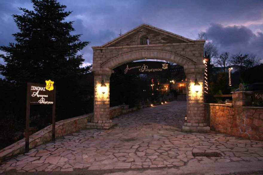 Δύο στολίδια στα Τρίκαλα Κορινθίας!